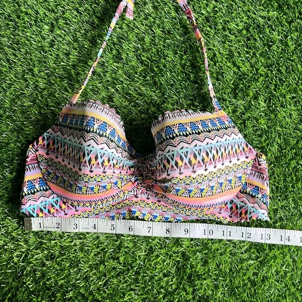 VICTORIAS SECRET The Getaway Halter Bikini Top size 36C